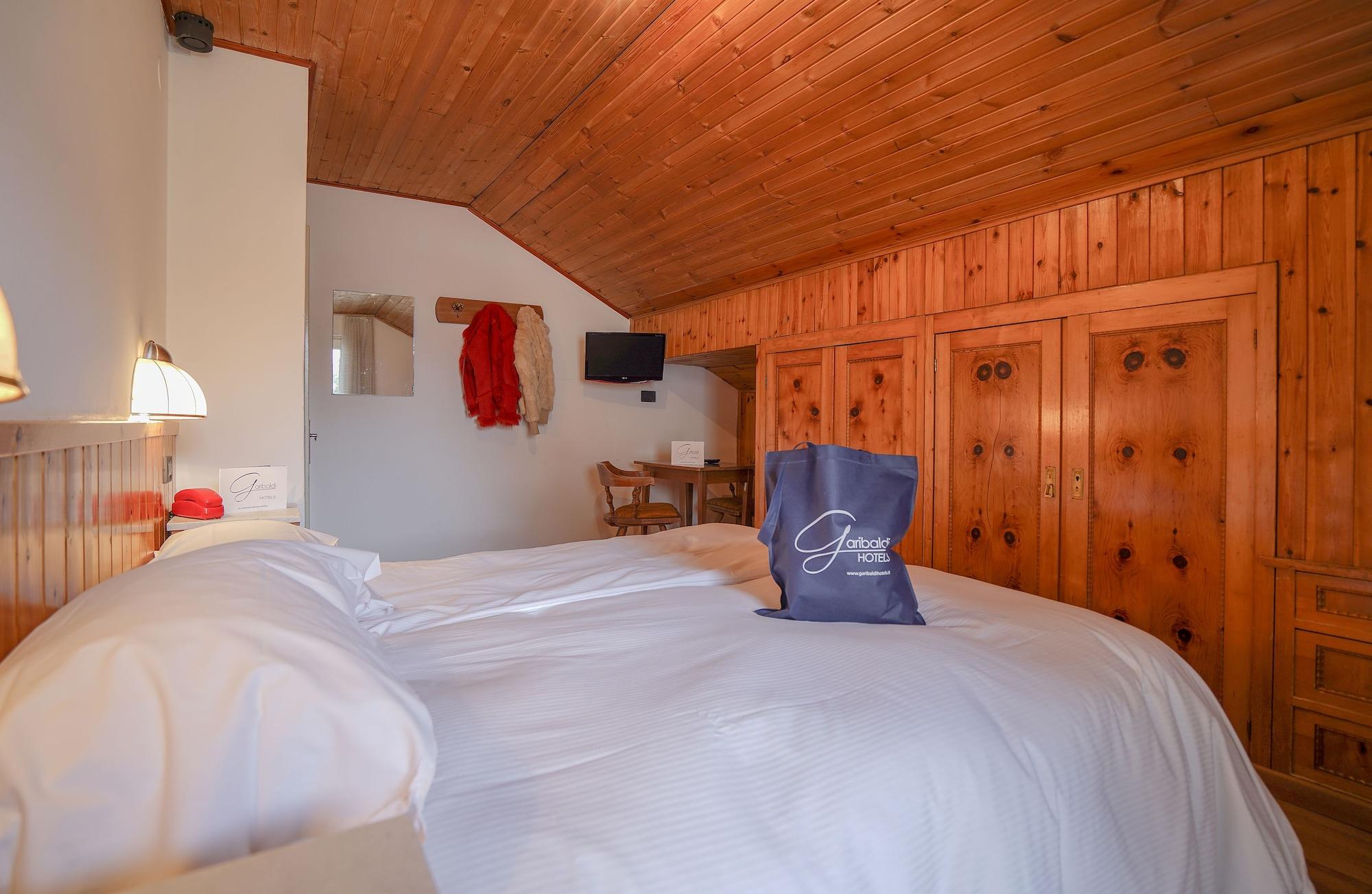 Gh Hotel Monzoni Pozza di Fassa Dış mekan fotoğraf