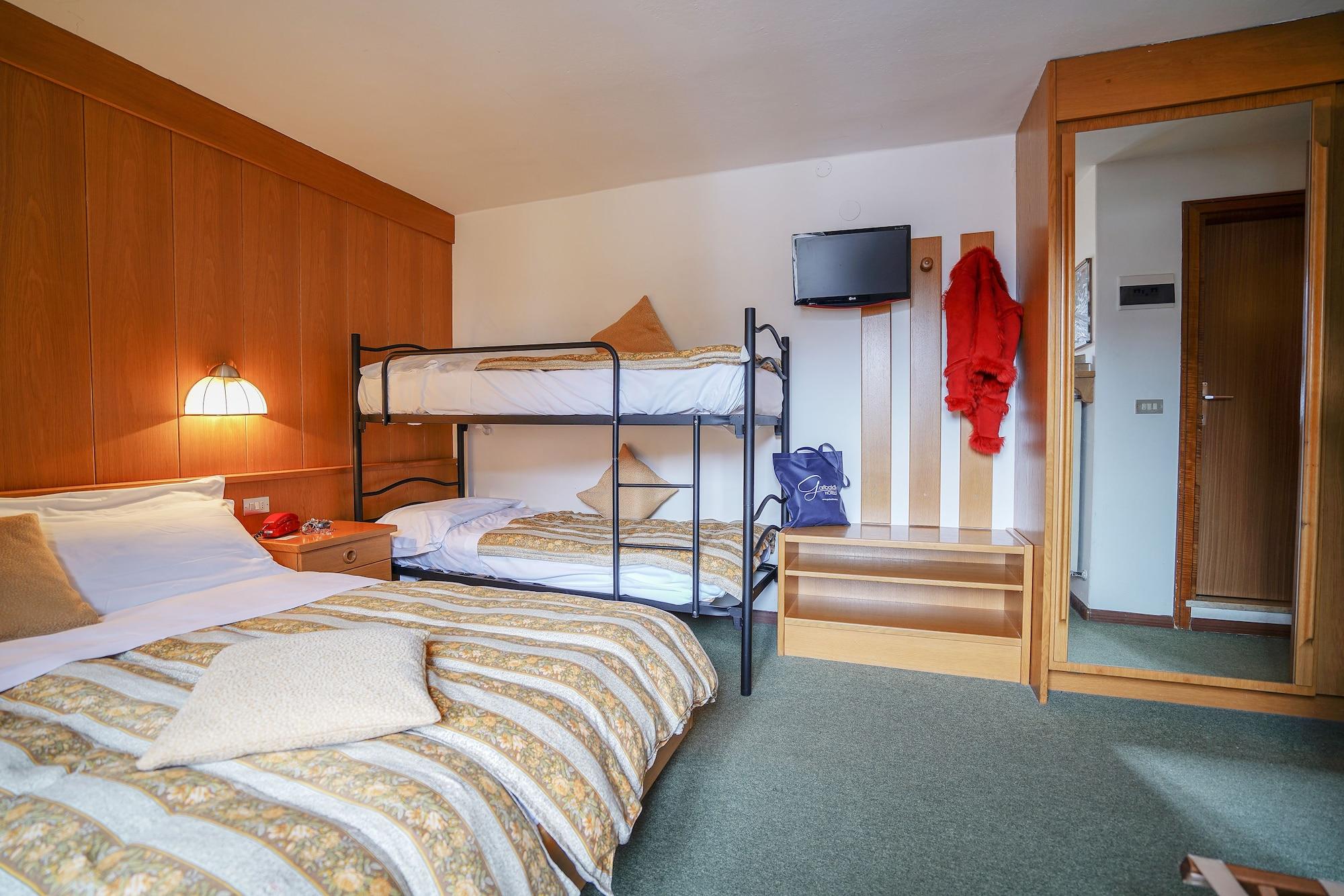 Gh Hotel Monzoni Pozza di Fassa Dış mekan fotoğraf