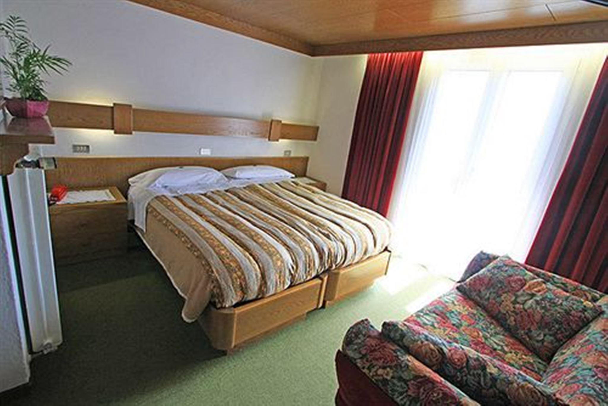 Gh Hotel Monzoni Pozza di Fassa Dış mekan fotoğraf