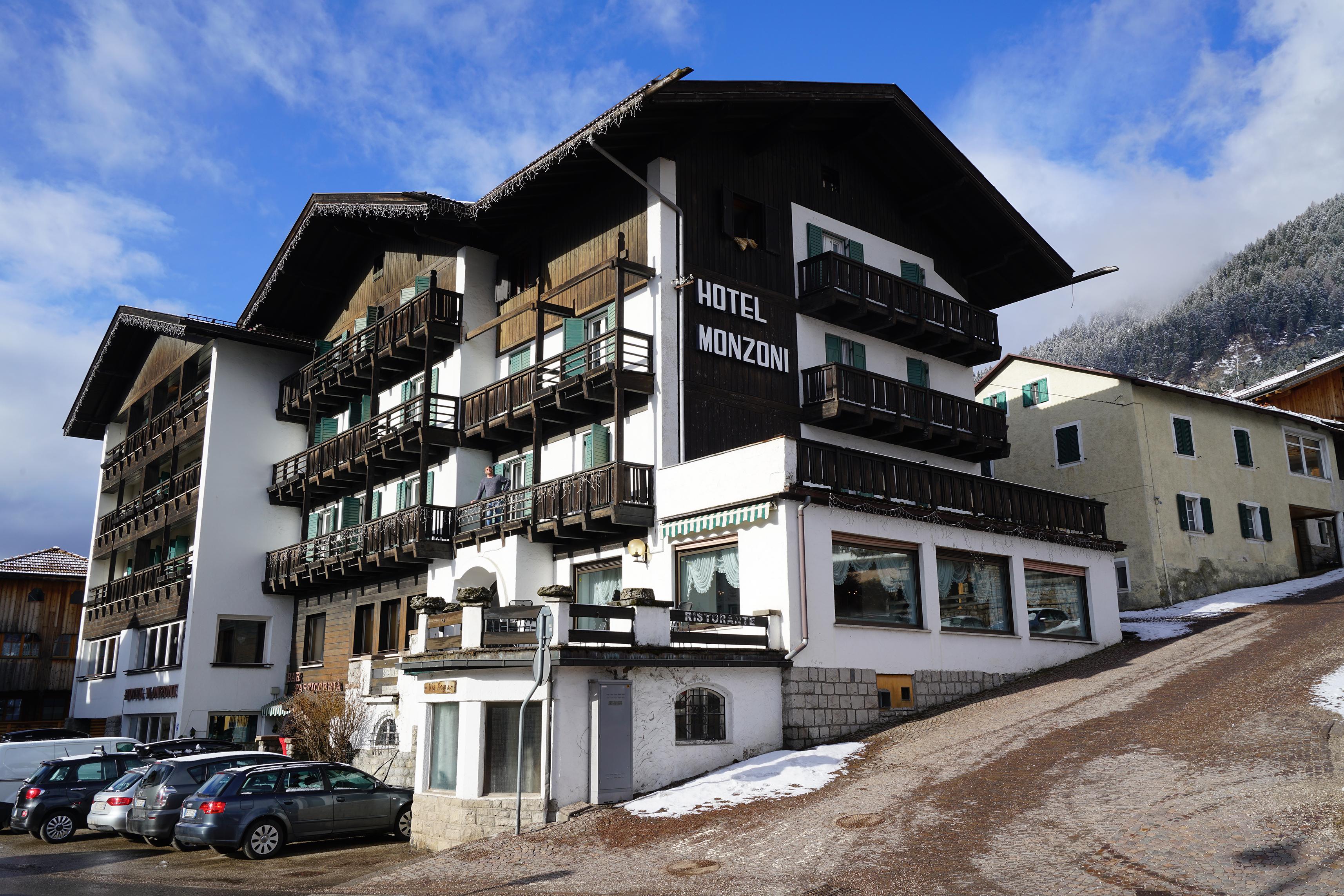 Gh Hotel Monzoni Pozza di Fassa Dış mekan fotoğraf