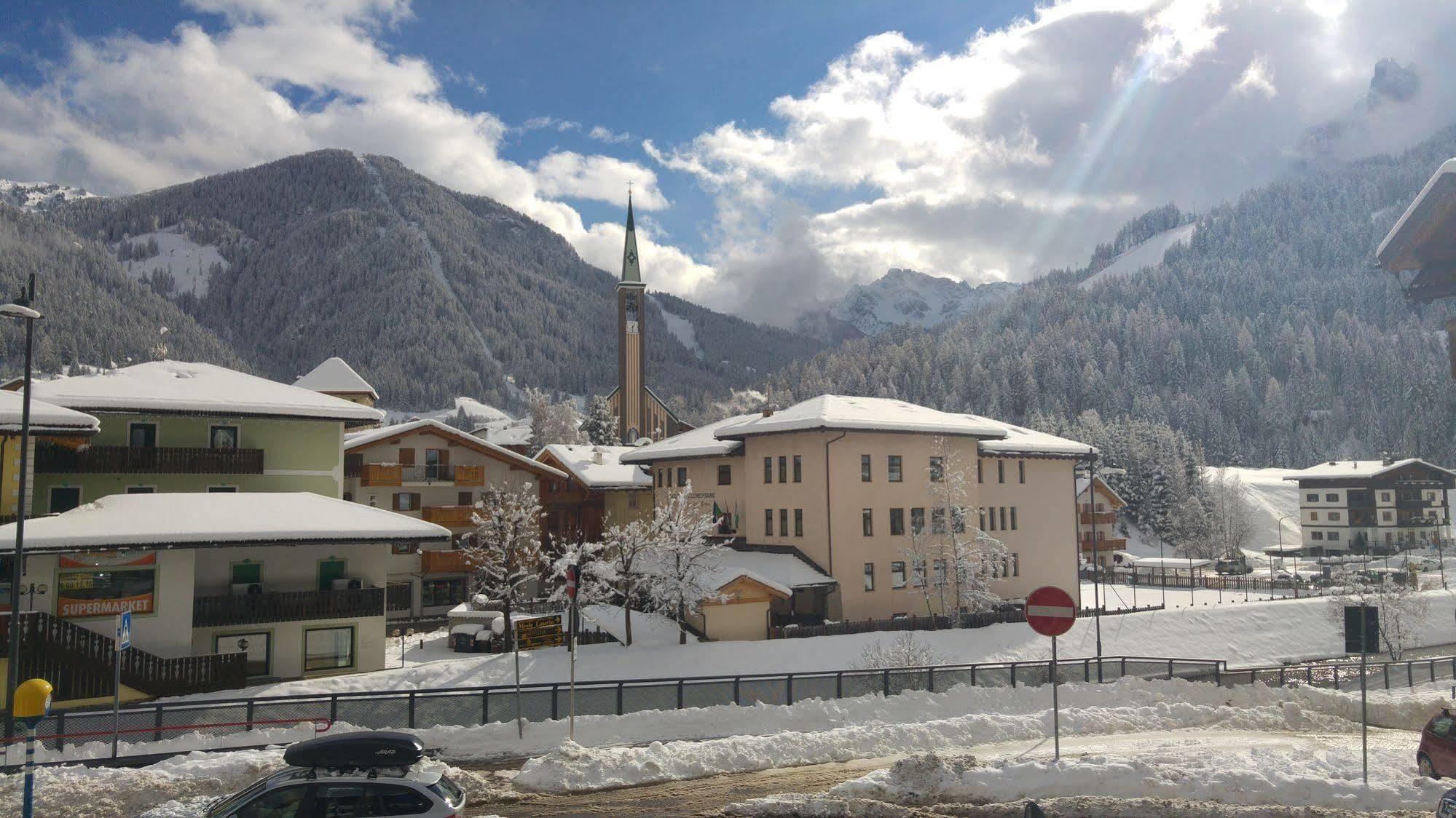 Gh Hotel Monzoni Pozza di Fassa Dış mekan fotoğraf